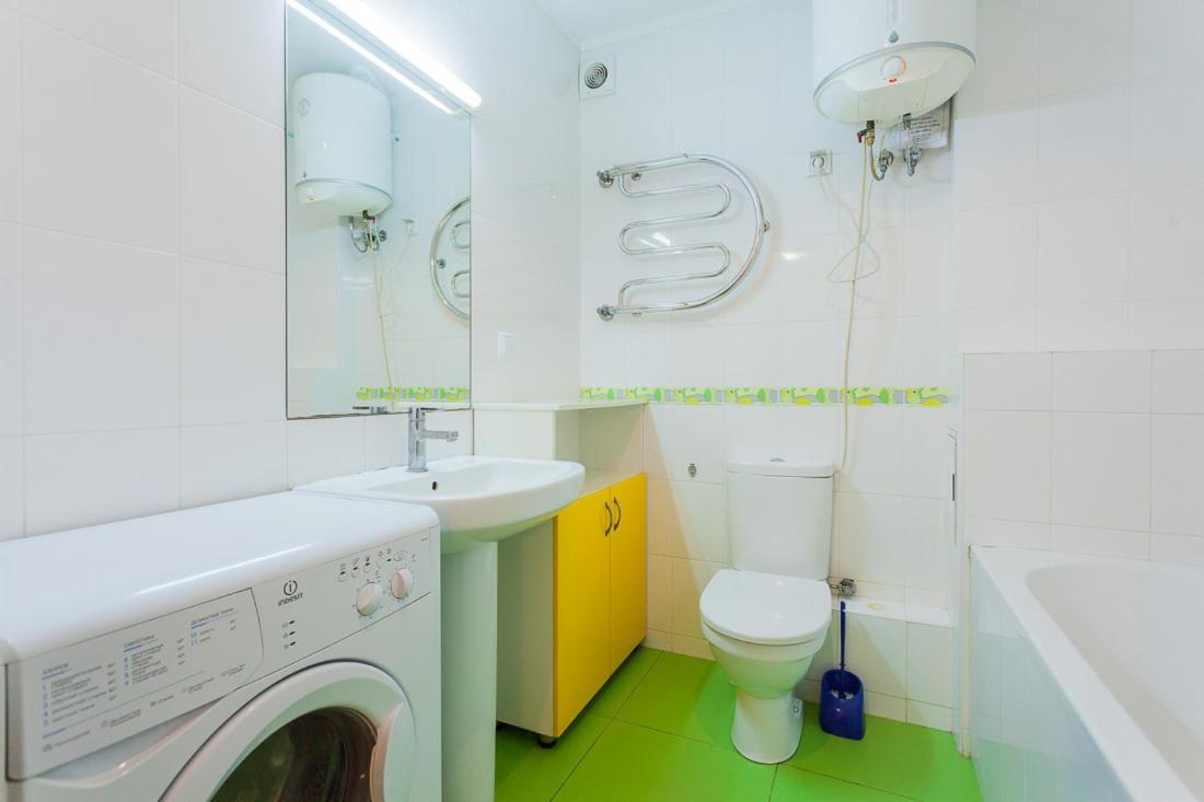 Cozy Near Olympic Stadium Apartment *