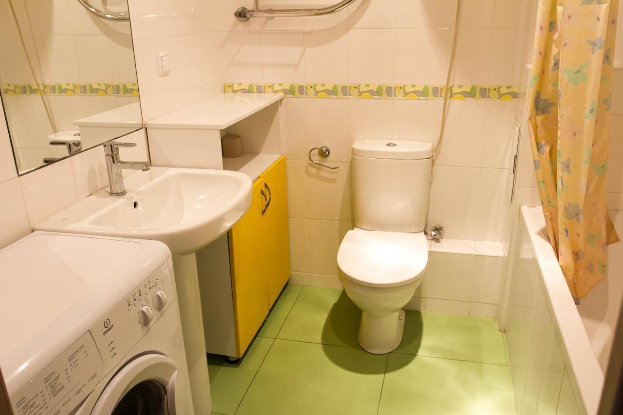 Cozy Near Olympic Stadium Apartment *